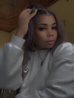 Georgina's profile, a single 21-year-old a woman in Ébolowa