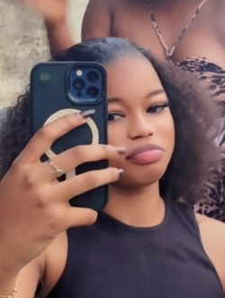 Admirable's profile, a single 25-year-old a woman in Kinshasa Nongo