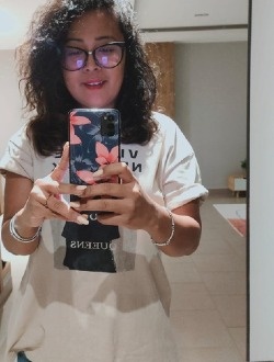 Lova's profile, a single 40-year-old a woman in 1ER Arrondissement