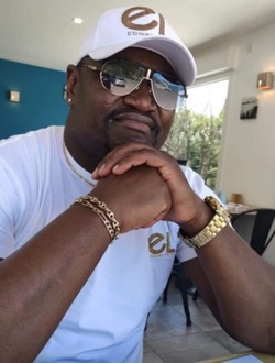 Mike's profile, a single 38-year-old a man in Rennes