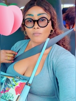 Dine's profile, a single 45-year-old a woman in Yaoundé