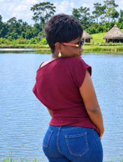 Loraine's profile, a single 35-year-old a woman in Ébolowa