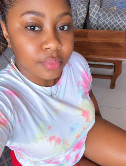 Marie's profile, a single 28-year-old a woman in Odza I