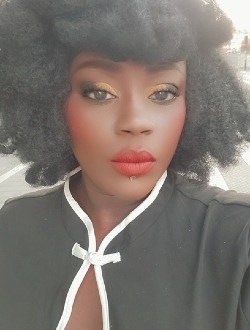 Poupéenoire's profile, a single 36-year-old a woman in Nantes