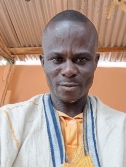 Fiacre's profile, a single 18-year-old a man in Abi