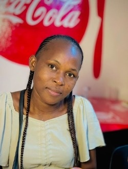 Lucia's profile, a single 33-year-old a woman in Pointe-Noire