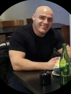 Francis's profile, a single 44-year-old a man in Montréal