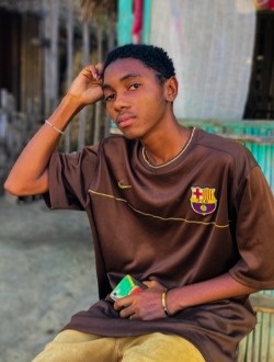 Luciano's profile, a single 18-year-old a man in Sambava
