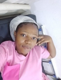 Marie's profile, a single 21-year-old a woman in Yaoundé