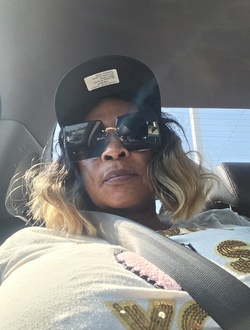 Karine's profile, a single 53-year-old a woman in Montréal-Ouest