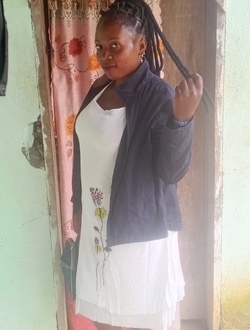 Justine's profile, a single 32-year-old a woman in Lobo