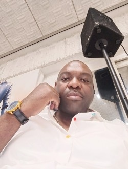 Magloire's profile, a single 41-year-old a man in Paris