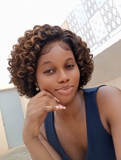 Tania's profile, a single 28-year-old a woman in Douala
