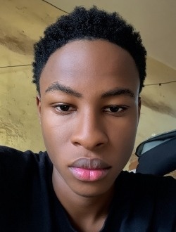 Mamadou's profile, a single 19-year-old a man in Bamako