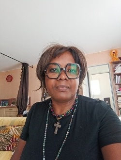 Maya's profile, a single 56-year-old a woman in Béziers