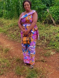 Anas's profile, a single 34-year-old a woman in Yaoundé