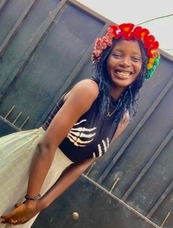 Melvine's profile, a single 21-year-old a woman in Yaoundé