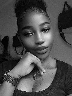 Harcia's profile, a single 22-year-old a woman in Brazzaville