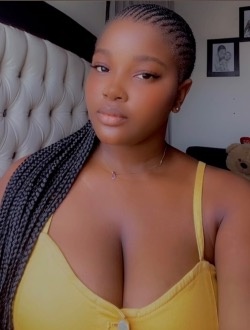 Cindy's profile, a single 27-year-old a woman in Douala