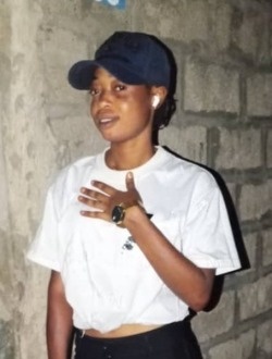 Suzanne's profile, a single 25-year-old a woman in Abi