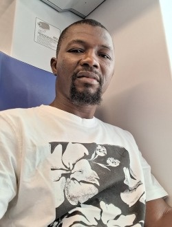 Julien's profile, a single 44-year-old a man in Turin