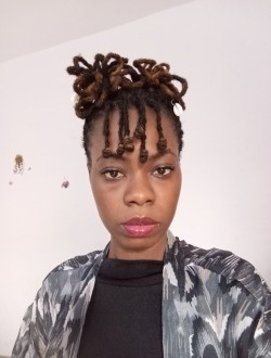 Flora's profile, a single 30-year-old a woman in Cotonou