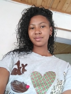 Marinah's profile, a single 25-year-old a woman in Alarobia