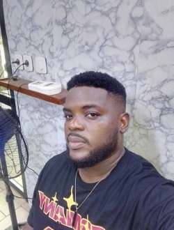 Paulin Kamga's profile, a single 37-year-old a man in Douala