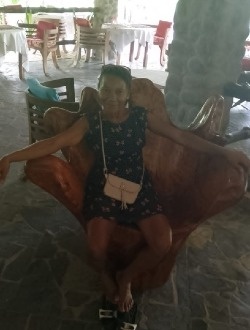 Berline's profile, a single 47-year-old a woman in Akinganio