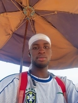 Aroune's profile, a single 21-year-old a man in Abidjan