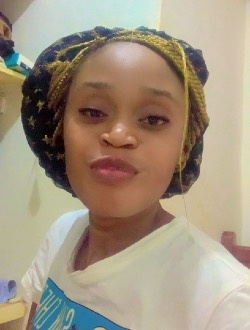 Louna's profile, a single 27-year-old a woman in Yaoundé