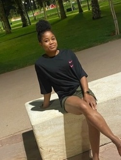 Aude's profile, a single 30-year-old a woman in Gordes