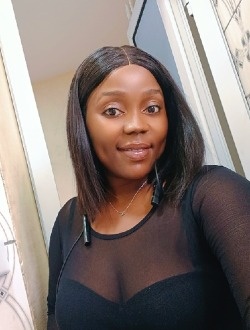 Laure's profile, a single 35-year-old a woman in Douala