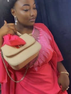 Lorine's profile, a single 30-year-old a woman in Cotonou