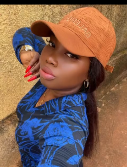 Line's profile, a single 32-year-old a woman in Yaoundé