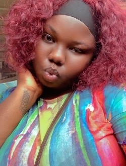 Ornela's profile, a single 28-year-old a woman in Libombé