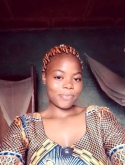 Brenda's profile, a single 23-year-old a woman in Bafoussam II