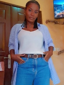 Praxede's profile, a single 34-year-old a woman in Libreville