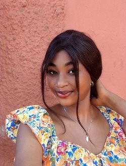 Emedia's profile, a single 18-year-old a woman in Antsiafapiana