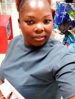 Lynda's profile, a single 39-year-old a woman in Douala