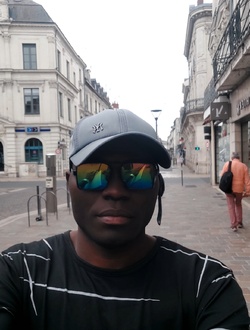 Explorer's profile, a single 31-year-old a man in Saumur