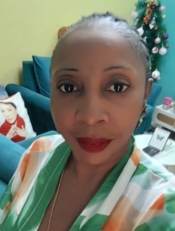 Marlyse Akamba's profile, a single 37-year-old a woman in Douala