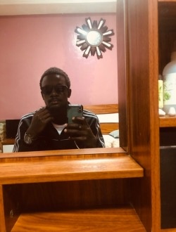 Seydou's profile, a single 27-year-old a man in Dakar