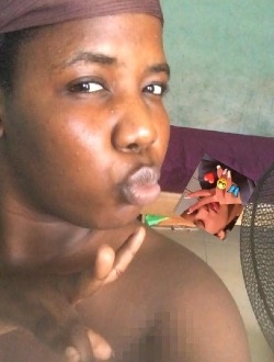 Yasmaa's profile, a single 18-year-old a woman in Lomé