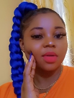 Mia's profile, a single 27-year-old a woman in Cocody