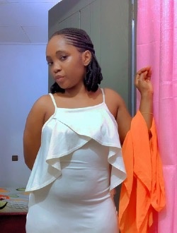 Luna's profile, a single 24-year-old a woman in Luxembourg