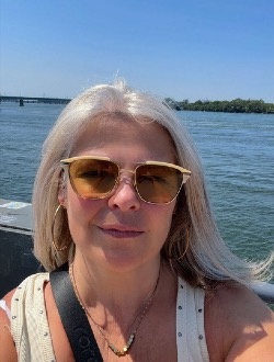 Sandra's profile, a single 52-year-old a woman in Repentigny