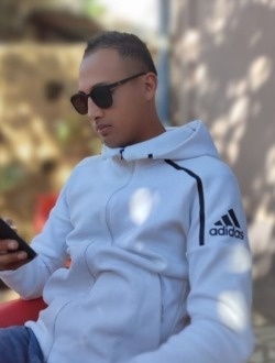Lahatra's profile, a single 32-year-old a man in Antananarivo