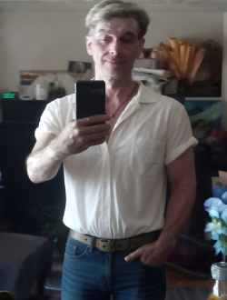 Stephen's profile, a single 53-year-old a man in Saint-Georges