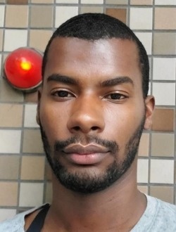 Roland's profile, a single 29-year-old a man in Montréal